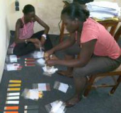 Jeunes Volontaires pour l’Environnement (JVE) Cote d’Ivoire preparing paint samples for testing