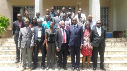 Representatives from Centre Africain pour la Santé Environnementale (CASE) & Ministries in Côte d'Ivoire attended a workshop about LPCL. 